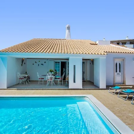 Villa Melanie D'Oura By Villa Plus 빌라 *